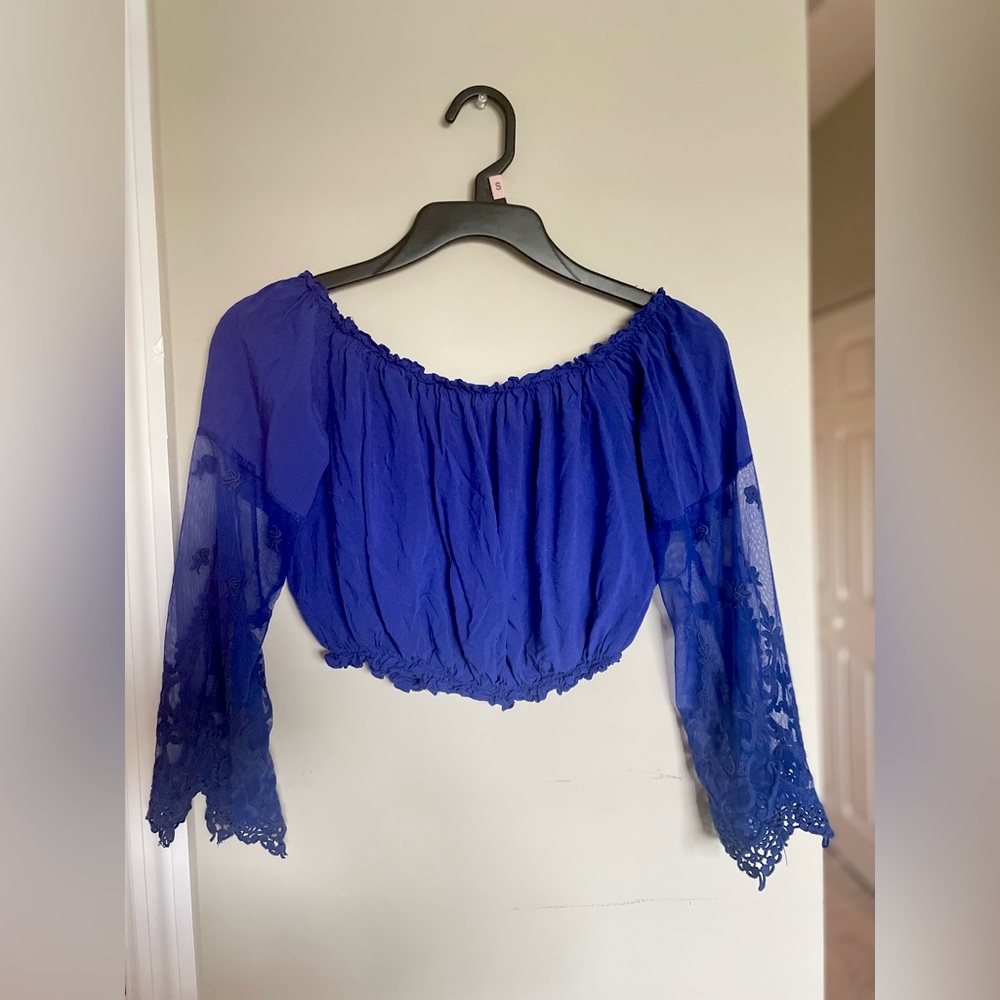 Forever 21 (S/M) off the shoulder blue (floral arms) crop top